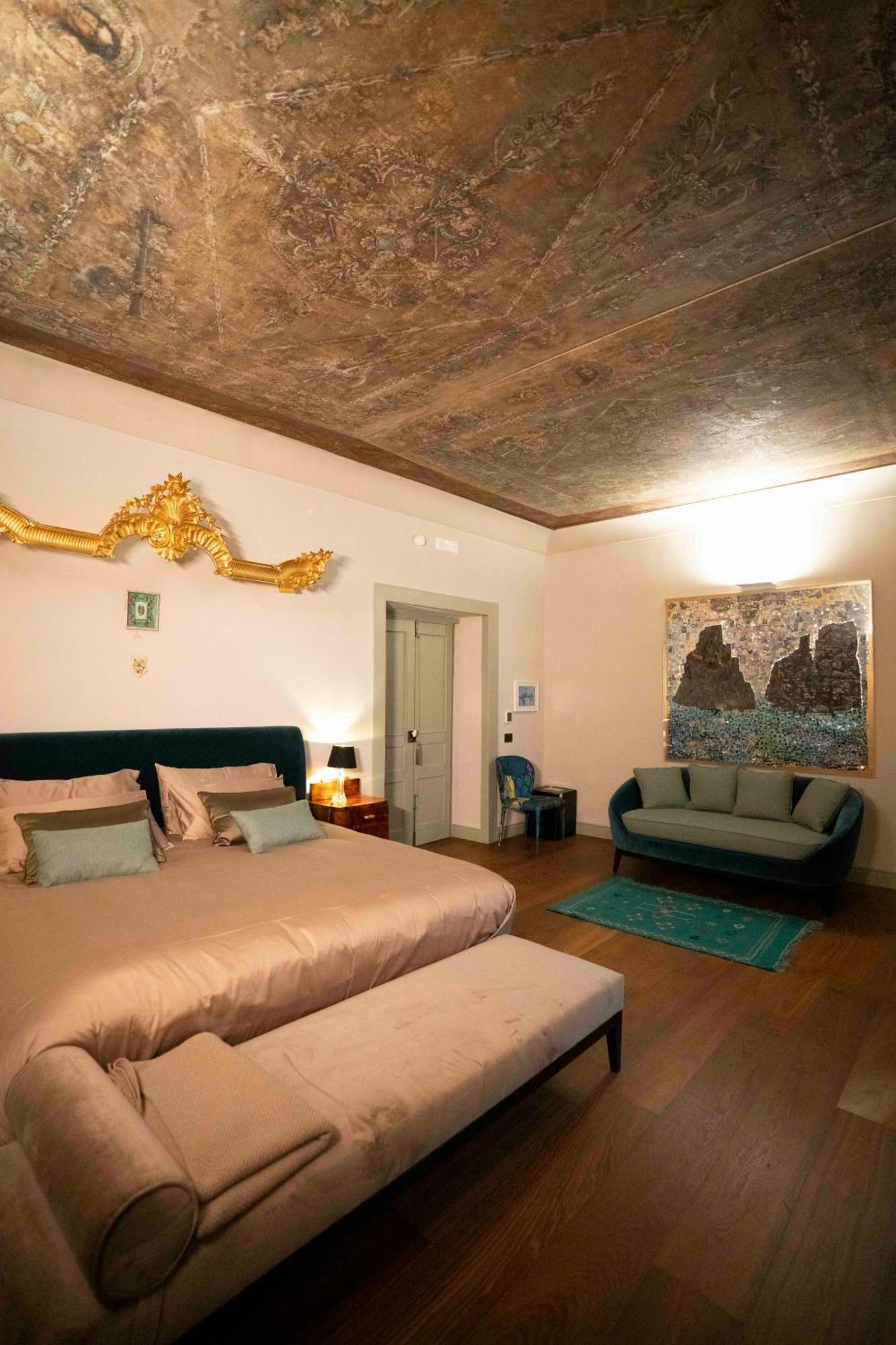 Palazzo Carafa Santangelo Bed & Breakfast Naples Exterior photo